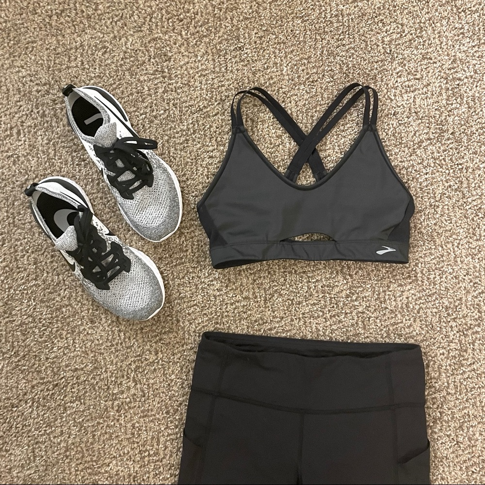 Brooks Cross Back Sports Bra